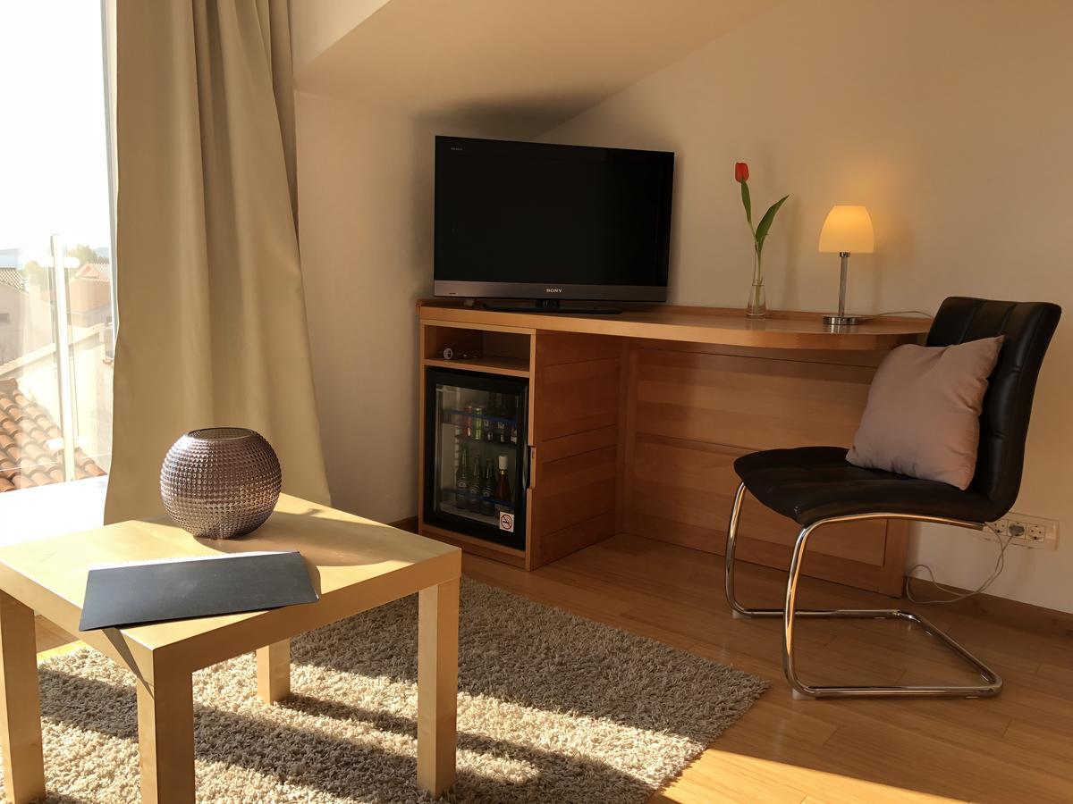 Viktoria Lodge Bed And Breakfast โวดีเซ ภายนอก รูปภาพ
